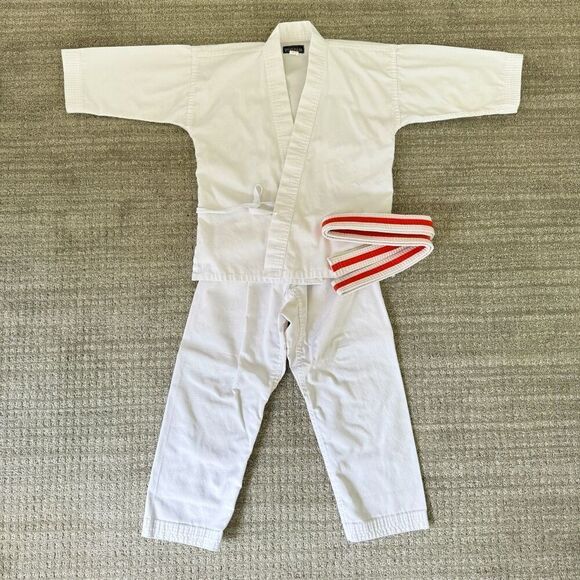 Oriental Gateway Youth Martial Arts Karate Uniform Belt Pant Top Set Size 5/6 - Picture 1 of 11
